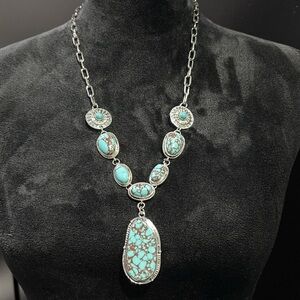 nOir 15” turquoise acrylic stone,conchos,silver tone chain,claw clasp,2” extend